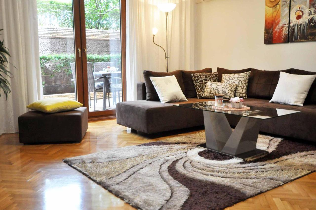 Apartman Lory Пула Екстериор снимка