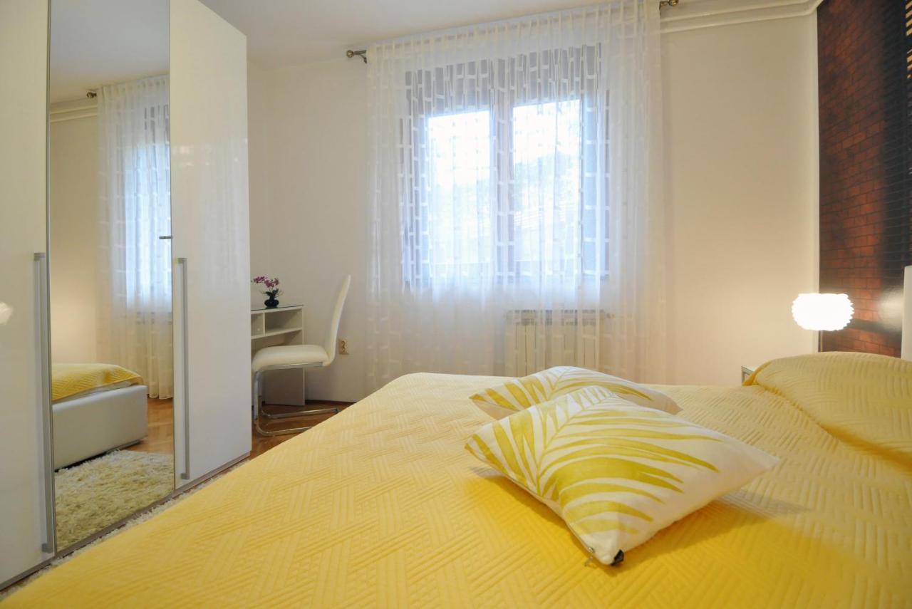 Apartman Lory Пула Екстериор снимка