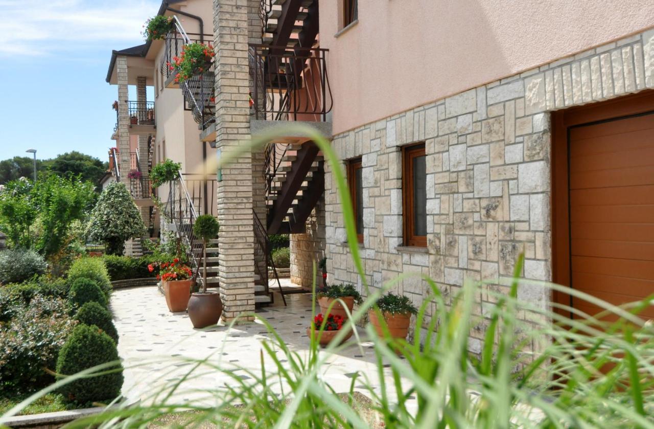 Apartman Lory Пула Екстериор снимка