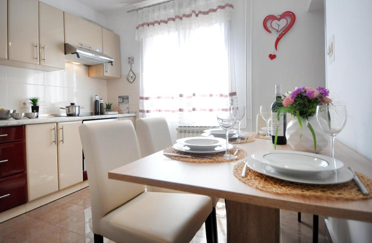 Apartman Lory Пула Екстериор снимка
