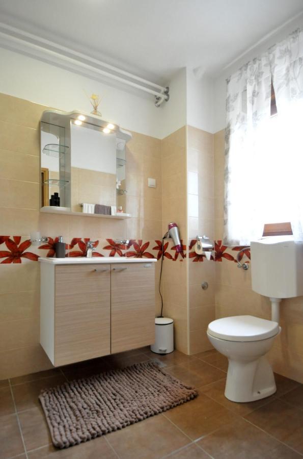Apartman Lory Пула Екстериор снимка