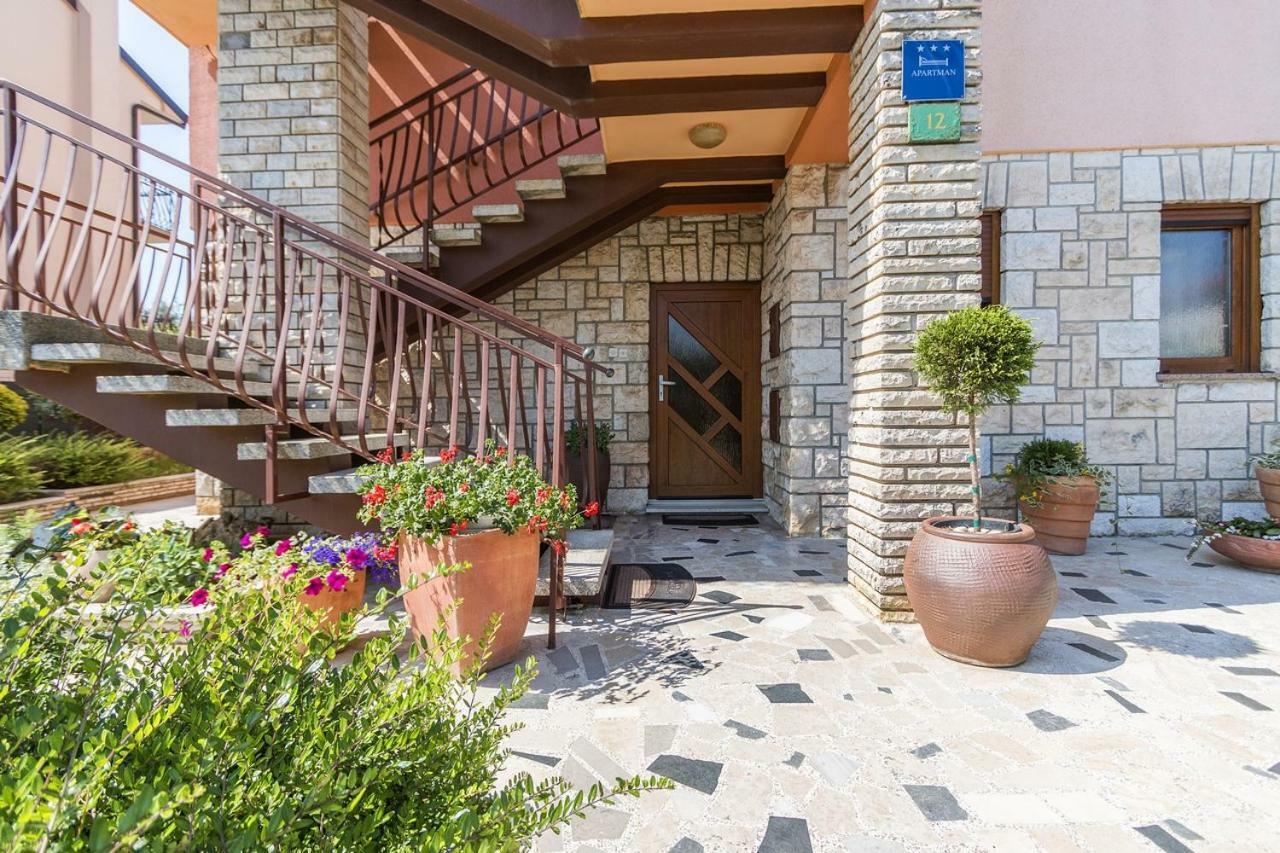 Apartman Lory Пула Екстериор снимка