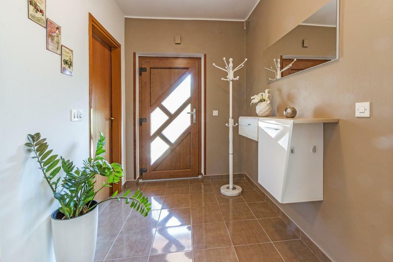 Apartman Lory Пула Екстериор снимка